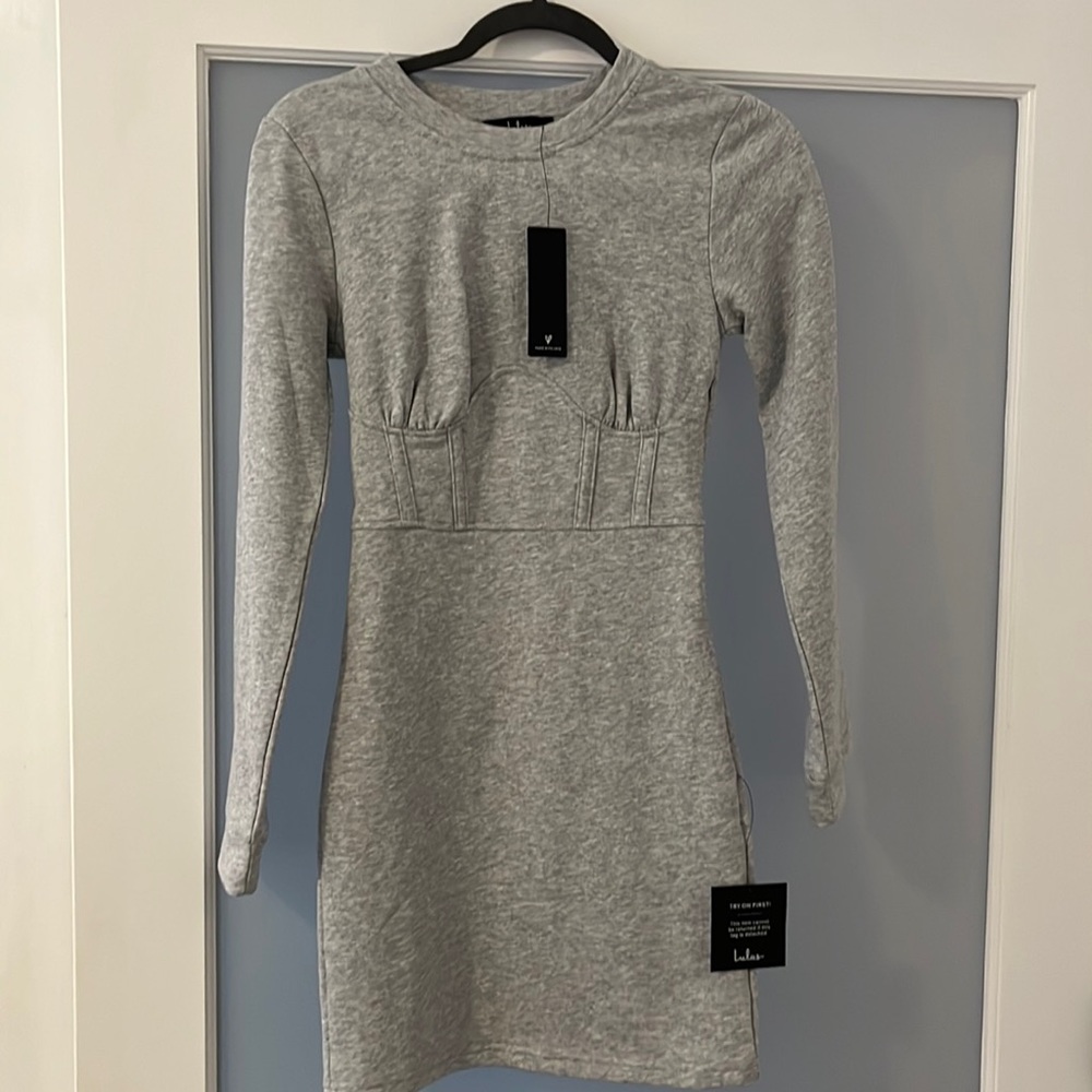 Long sleeve Gray Lulus Dress XS!